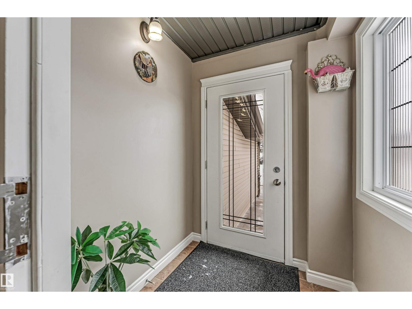 3236 26 Av Nw, Edmonton, Alberta  T6T 0C6 - Photo 5 - E4486258
