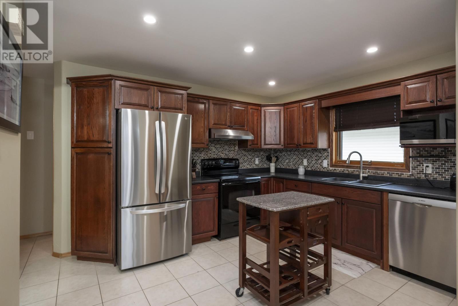 715 Porcupine Blvd, Thunder Bay, Ontario  P7C 6A7 - Photo 9 - TB2600942