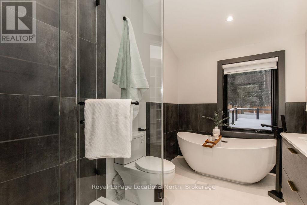 478 Golf Course Road, Wasaga Beach, Ontario  L9Z 1S5 - Photo 29 - S12887302