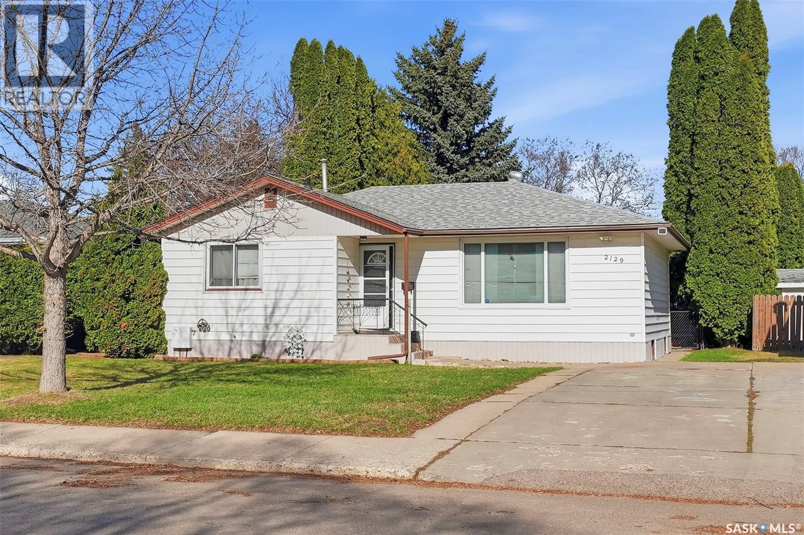 2129 Cairns Avenue, Saskatoon, Saskatchewan  S7J 1T5 - Photo 3 - SK035253