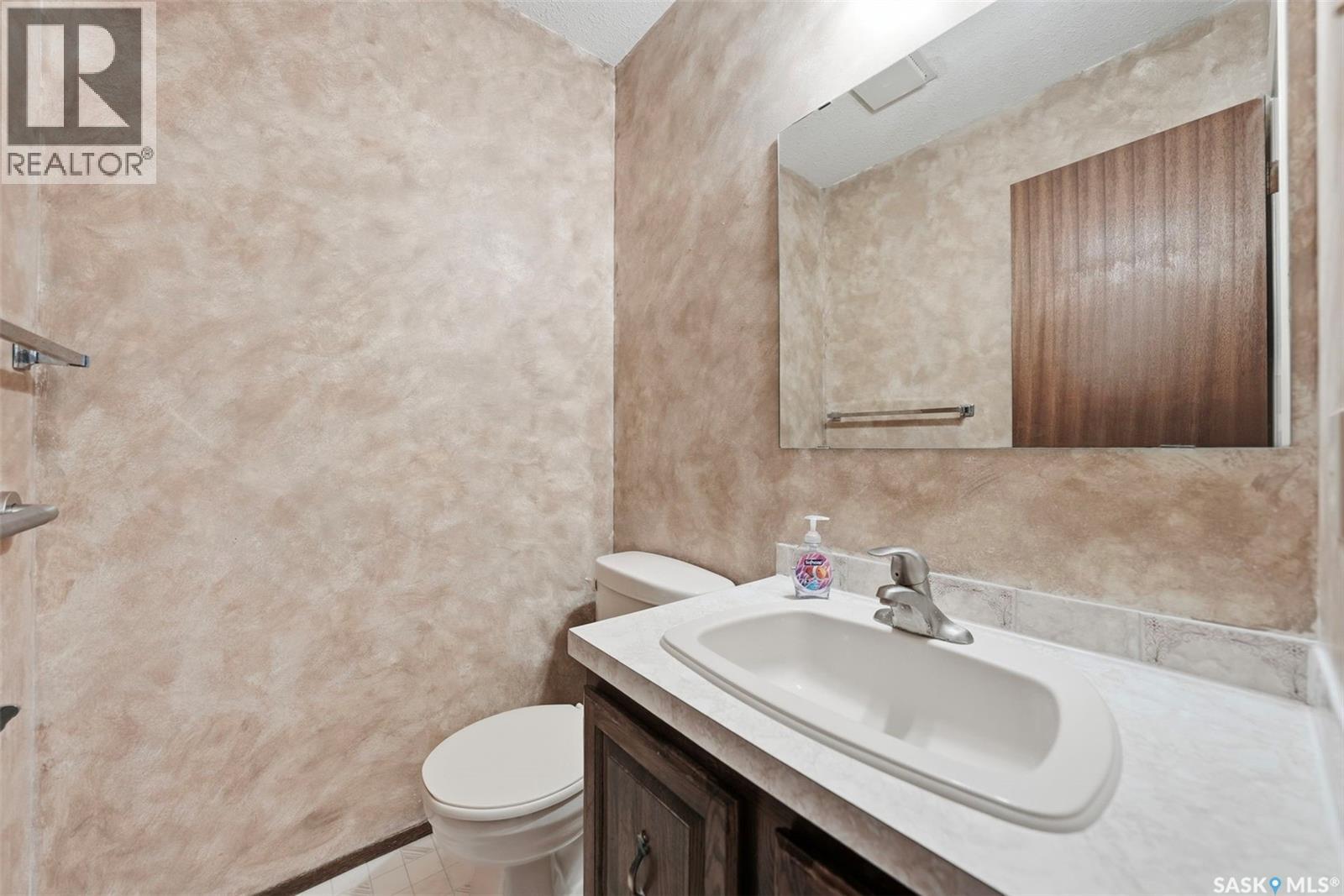 230 Silverwood Road, Saskatoon, Saskatchewan  S7K 5R9 - Photo 13 - SK035145