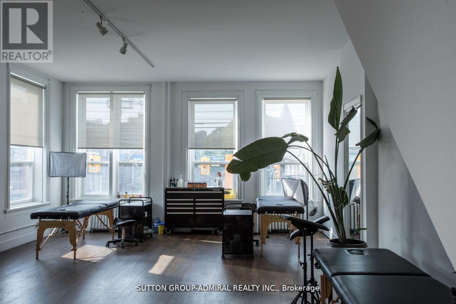 2nd Flr - 652 Queen Street W, Toronto, Ontario  M6J 1E5 - Photo 1 - C13096734