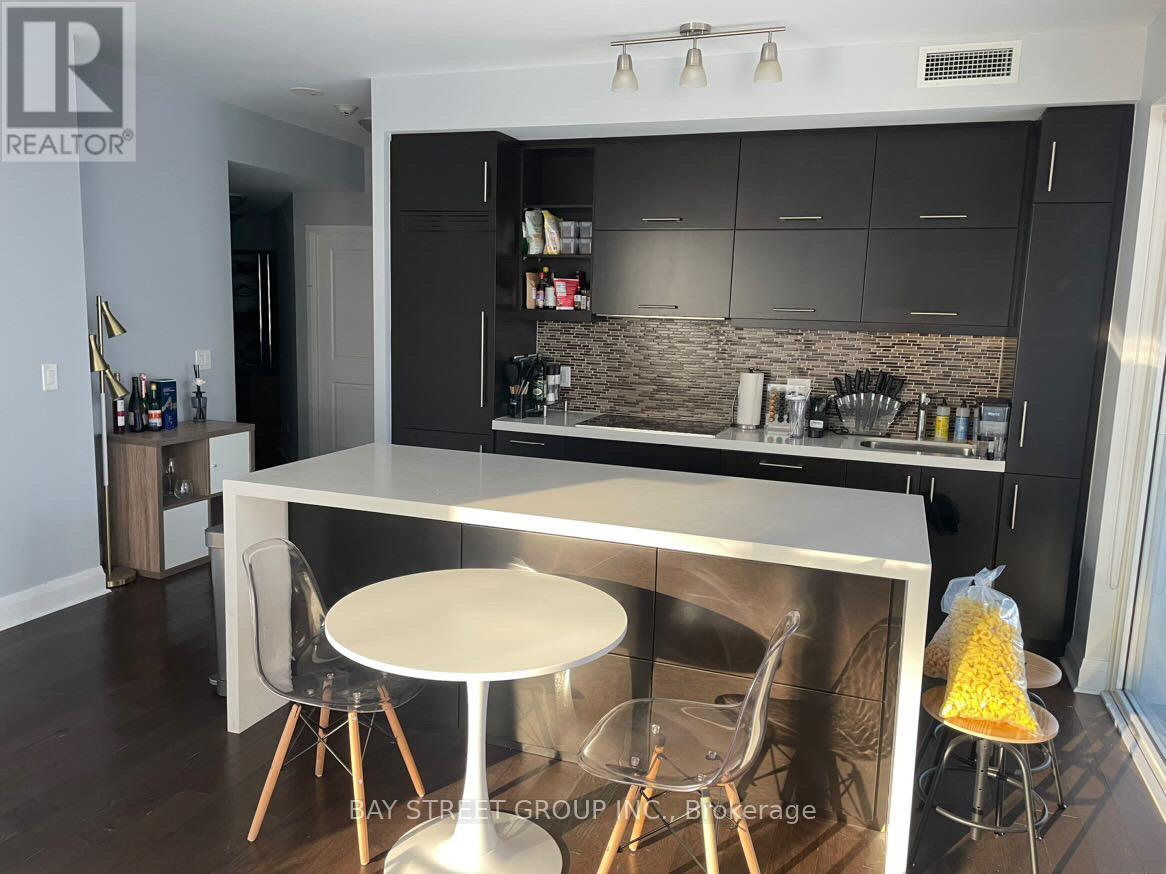 510 - 1080 Bay Street, Toronto, Ontario  M5S 0A6 - Photo 1 - C13096790