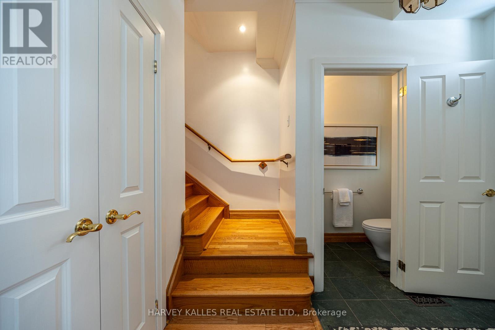 51 Shaftesbury Avenue, Toronto, Ontario  M4T 3B3 - Photo 4 - C13096826