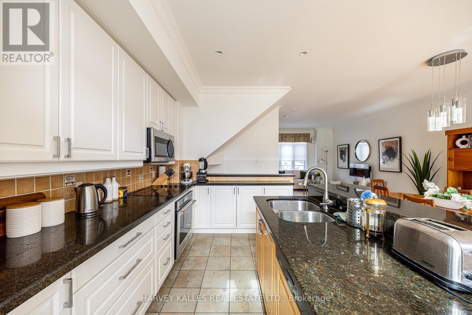51 Shaftesbury Avenue, Toronto, Ontario  M4T 3B3 - Photo 8 - C13096826