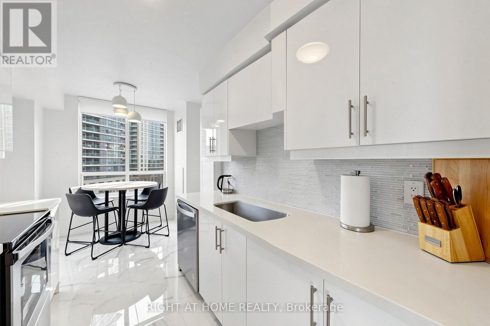 512 - 78 Harrison Garden Boulevard, Toronto, Ontario  M2N 7E2 - Photo 10 - C13096876