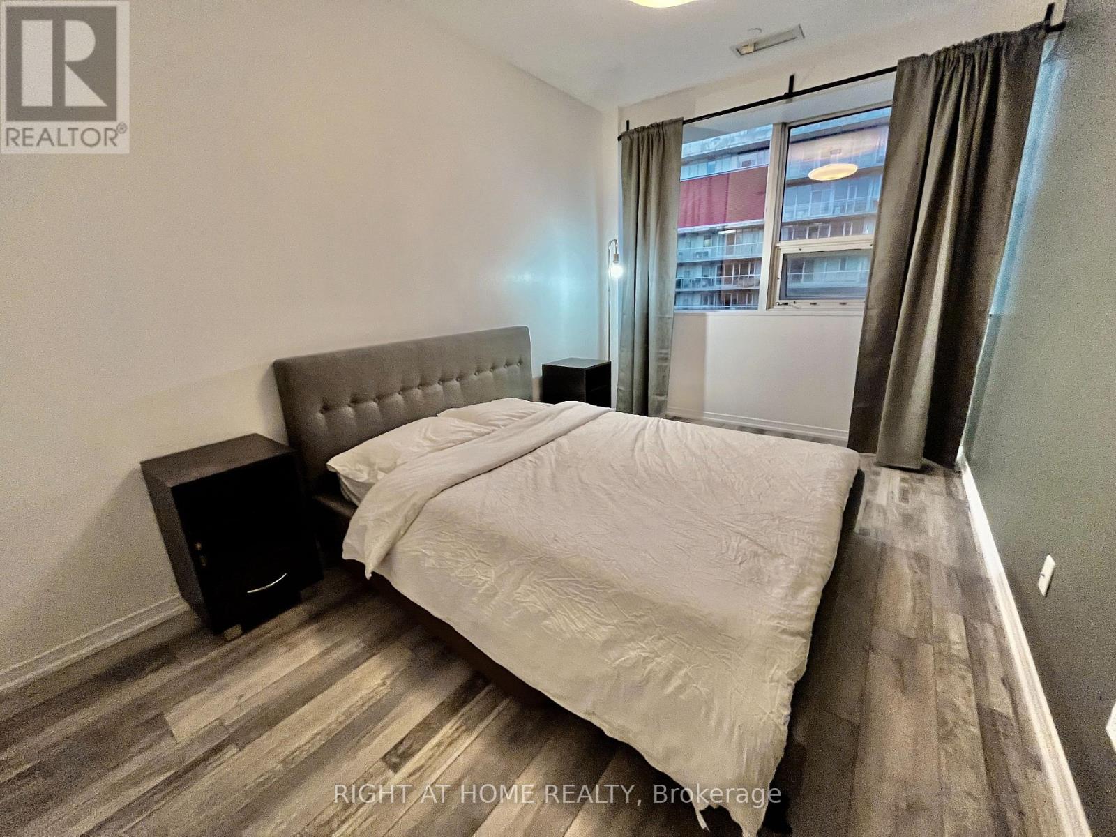 1106 - 393 King Street W, Toronto, Ontario  M5V 3G8 - Photo 13 - C13096888