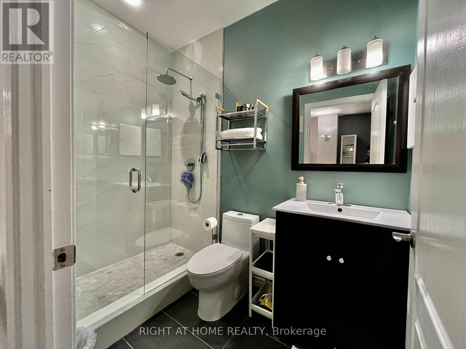 1106 - 393 King Street W, Toronto, Ontario  M5V 3G8 - Photo 16 - C13096888