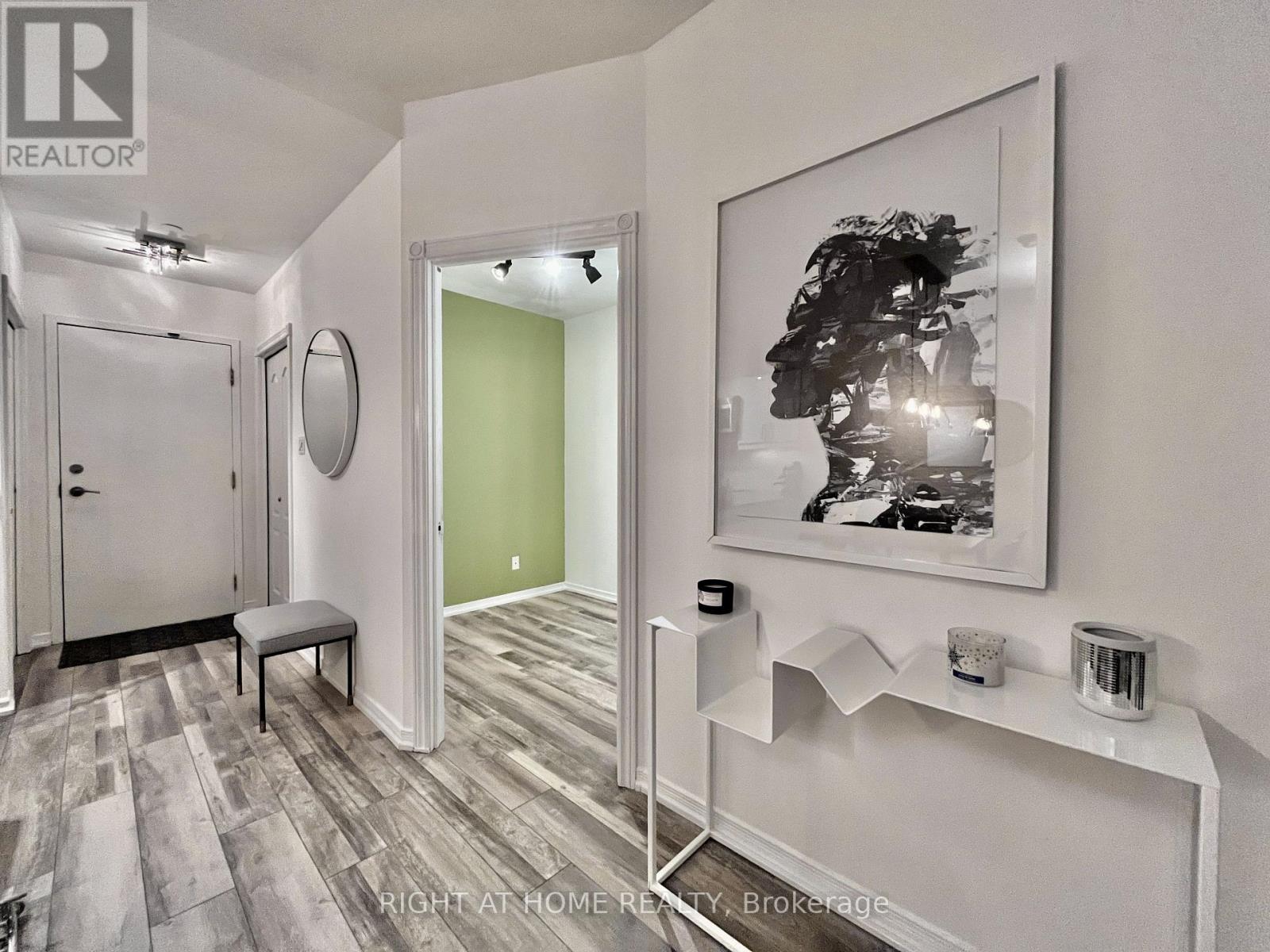 1106 - 393 King Street W, Toronto, Ontario  M5V 3G8 - Photo 17 - C13096888