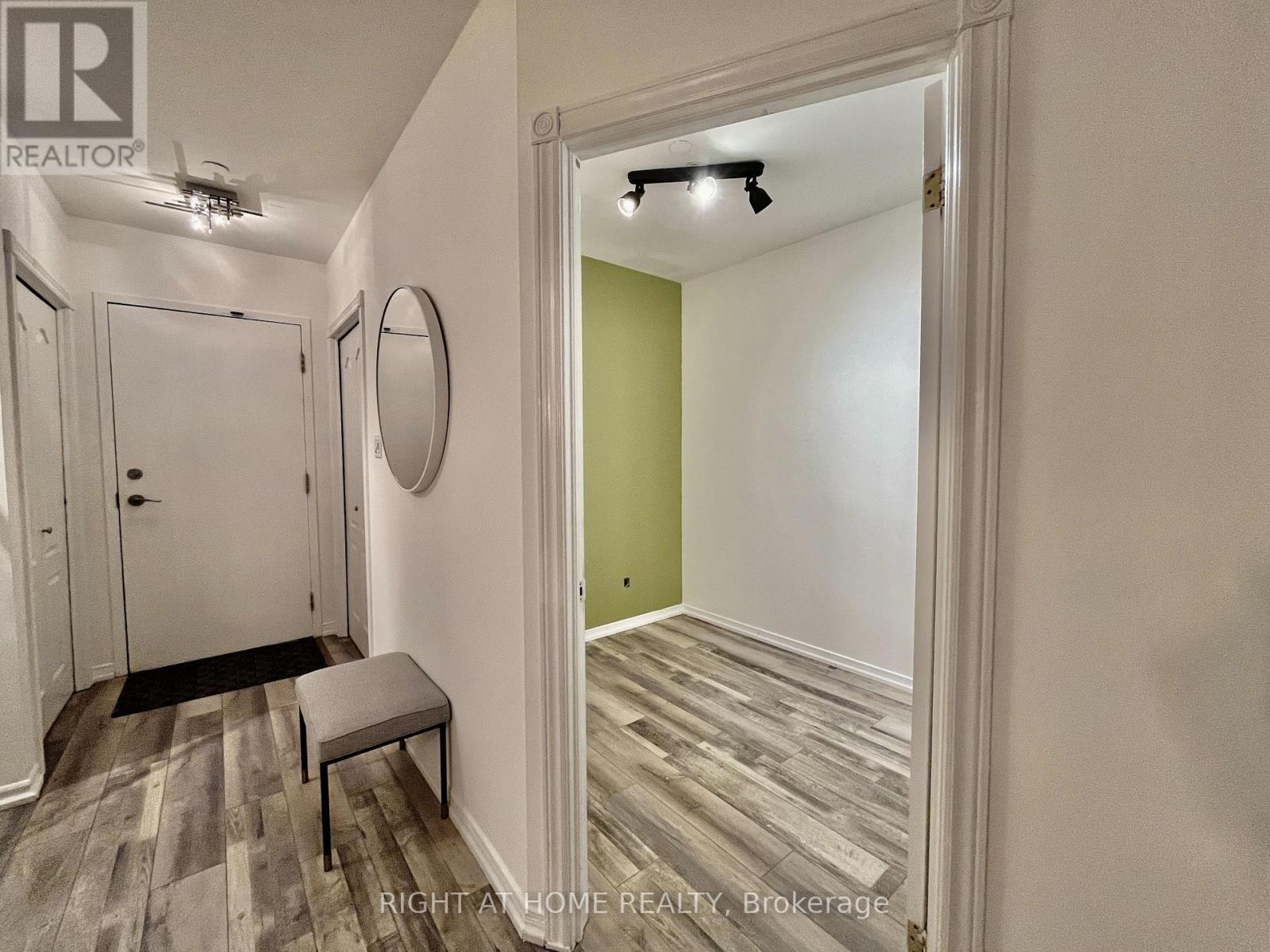 1106 - 393 King Street W, Toronto, Ontario  M5V 3G8 - Photo 18 - C13096888