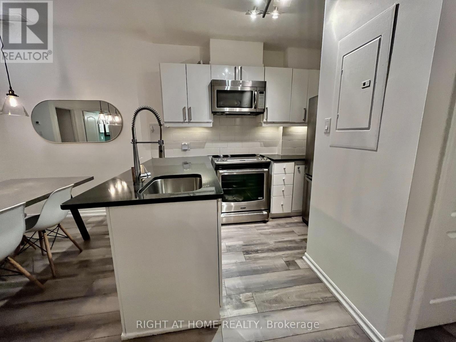 1106 - 393 King Street W, Toronto, Ontario  M5V 3G8 - Photo 6 - C13096888