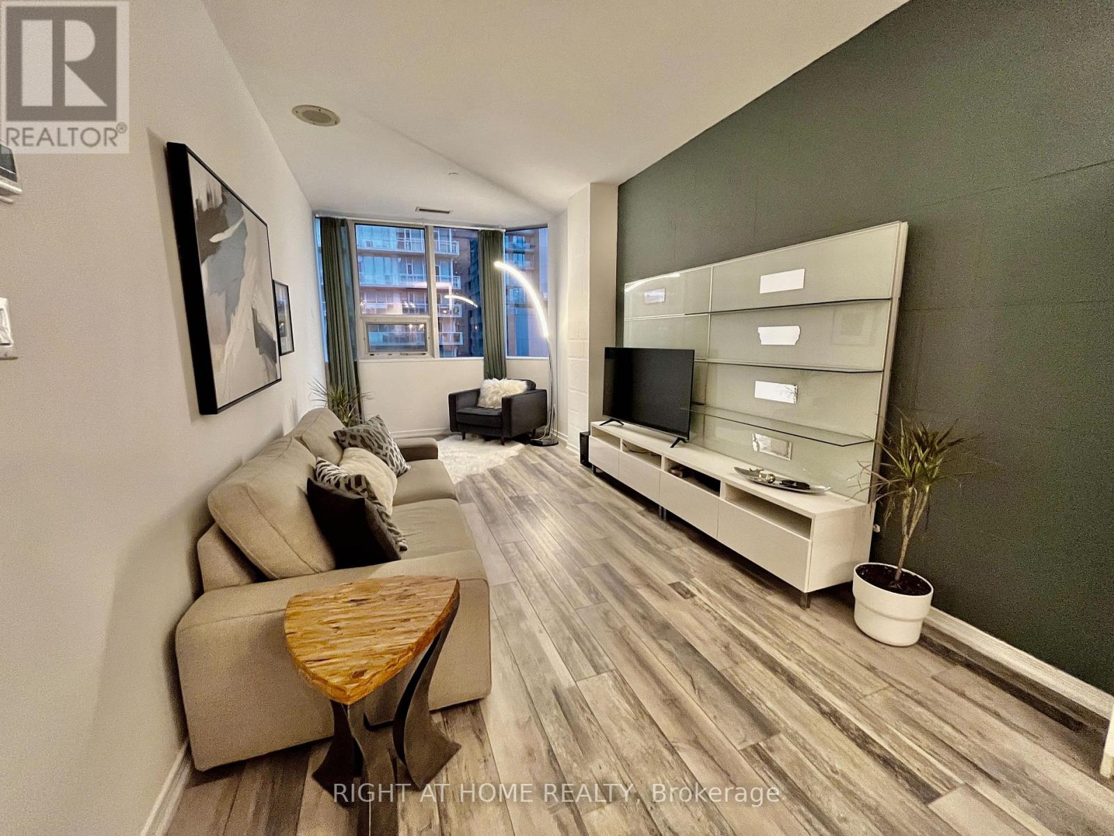 1106 - 393 King Street W, Toronto, Ontario  M5V 3G8 - Photo 9 - C13096888