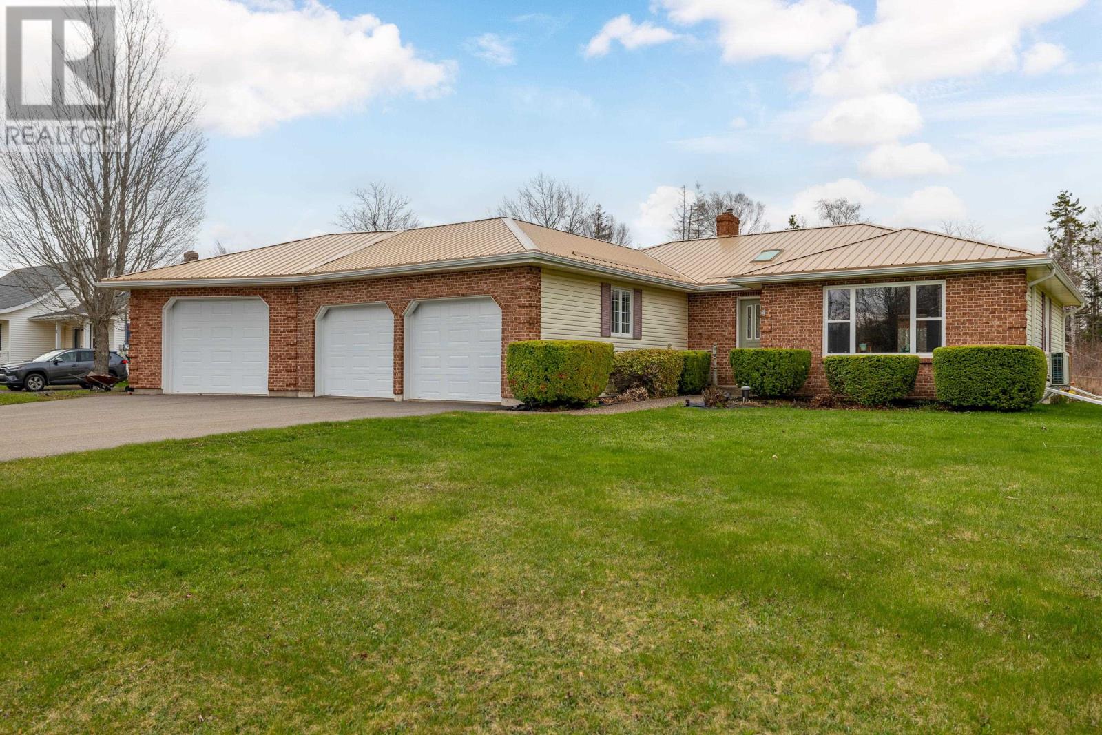 4 Cudmore Lane, Brackley, Prince Edward Island