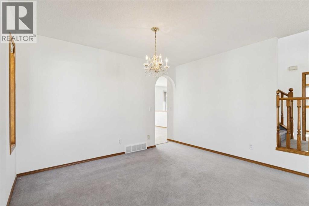 135 Sceptre Close NW, Calgary, Alberta  T3L 1Y2 - Photo 15 - A2288565