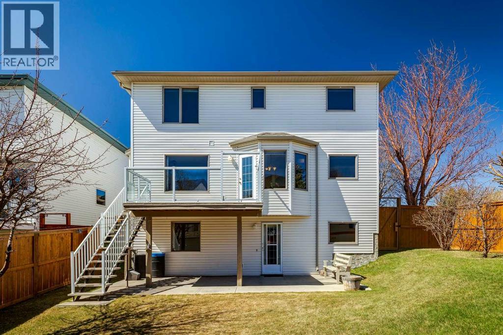 135 Sceptre Close NW, Calgary, Alberta  T3L 1Y2 - Photo 2 - A2288565