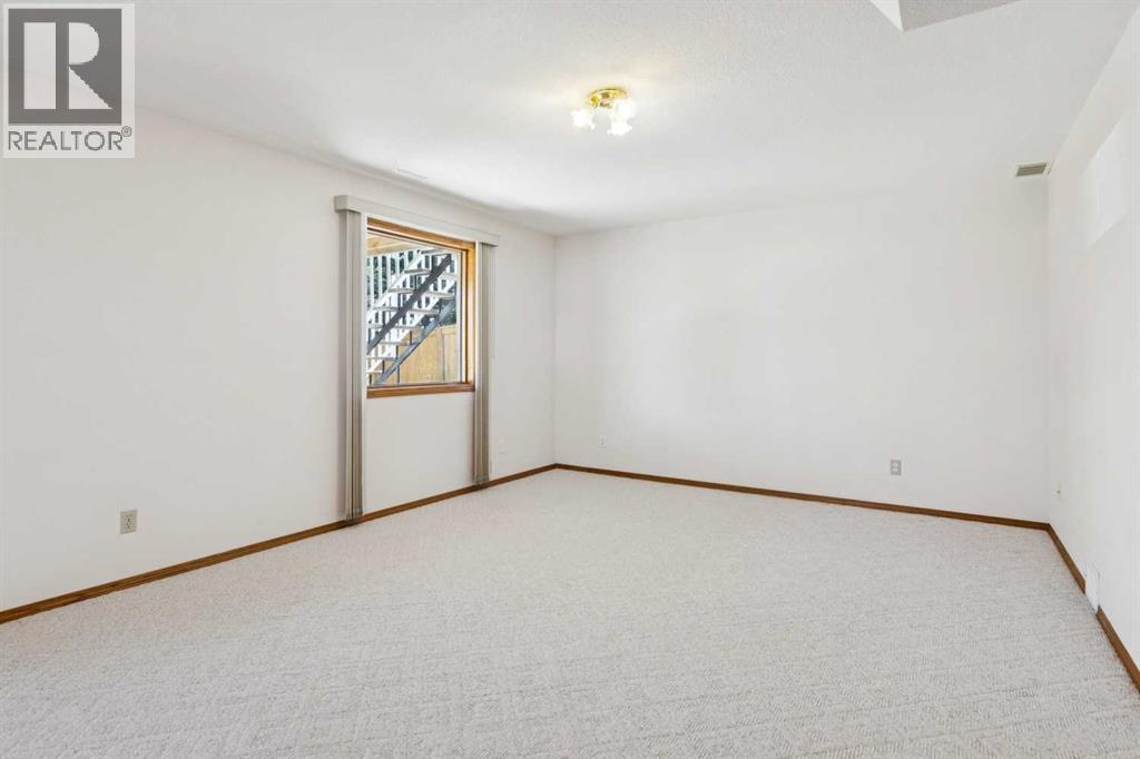 135 Sceptre Close NW, Calgary, Alberta  T3L 1Y2 - Photo 39 - A2288565