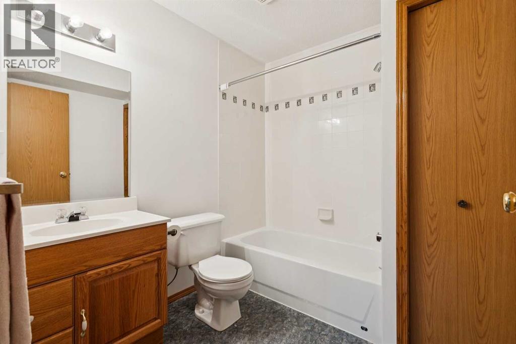 135 Sceptre Close NW, Calgary, Alberta  T3L 1Y2 - Photo 45 - A2288565