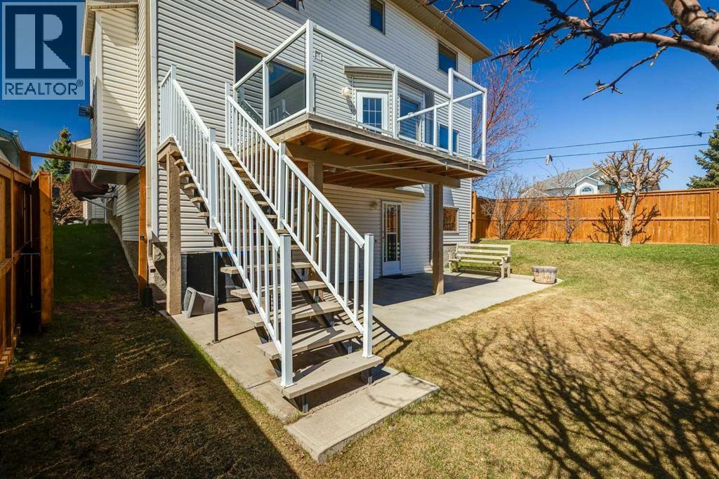 135 Sceptre Close NW, Calgary, Alberta  T3L 1Y2 - Photo 5 - A2288565