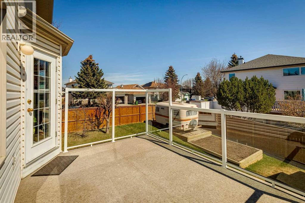 135 Sceptre Close NW, Calgary, Alberta  T3L 1Y2 - Photo 8 - A2288565