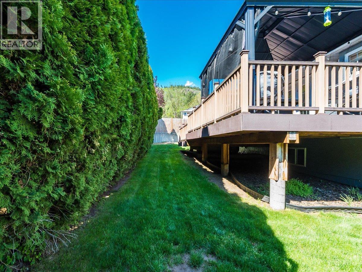 900 7th Street, Montrose, British Columbia  V0G 1P0 - Photo 52 - 10386179
