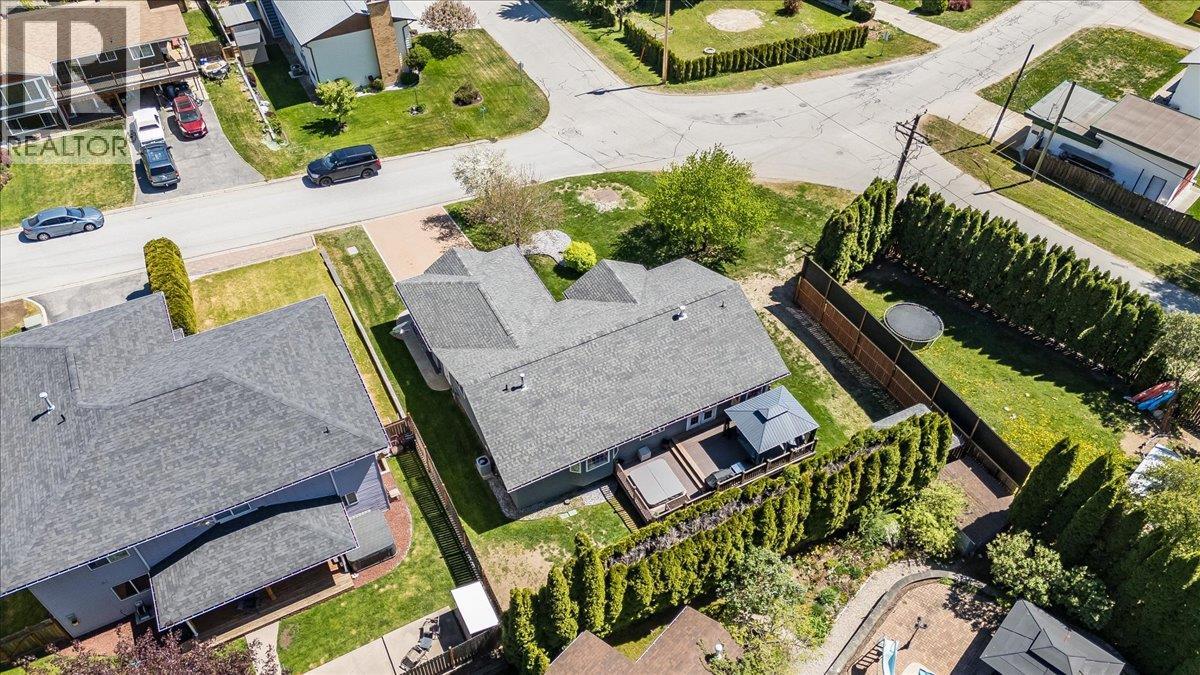 900 7th Street, Montrose, British Columbia  V0G 1P0 - Photo 60 - 10386179