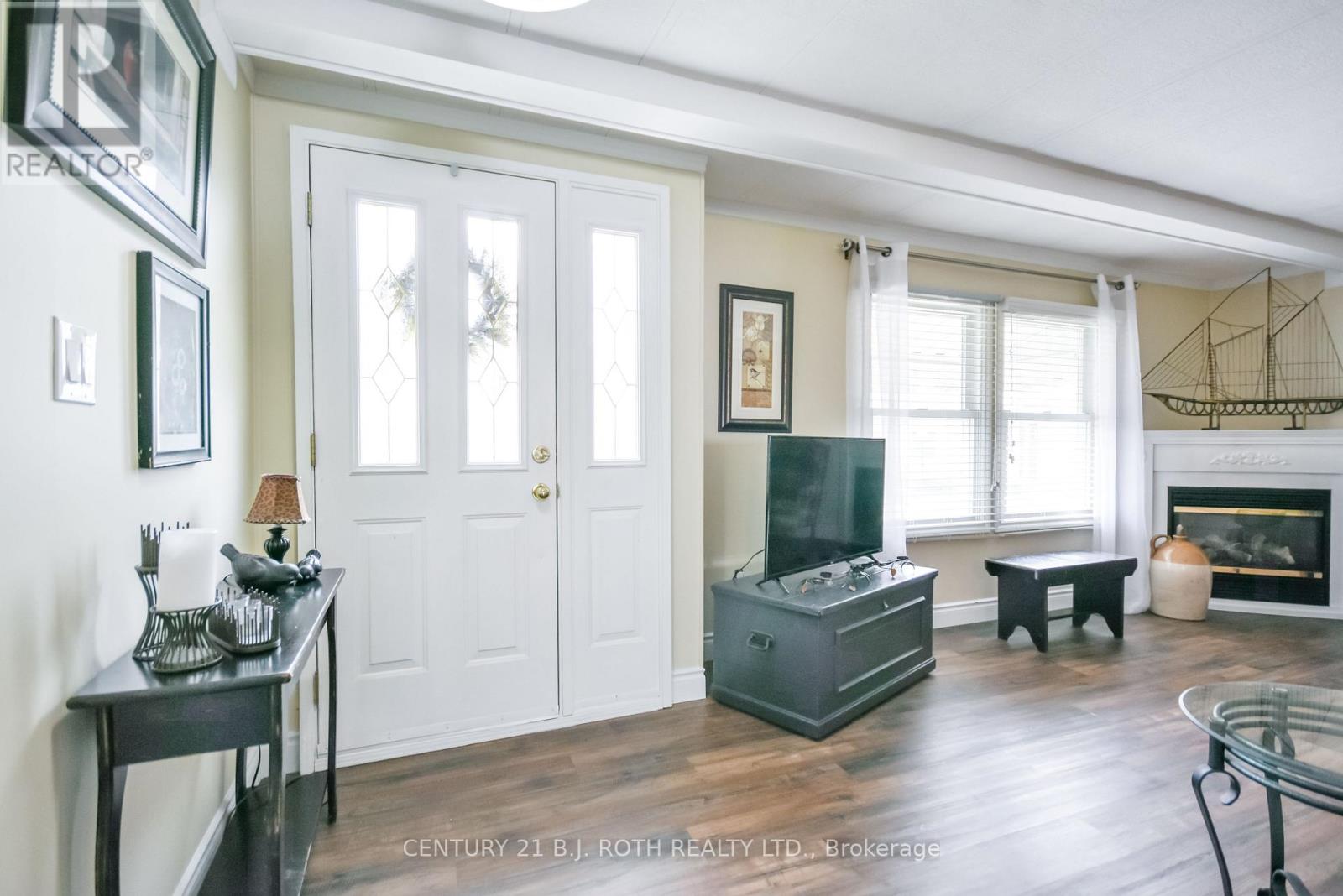 101 Linden Lane, Innisfil, Ontario  L9S 1N3 - Photo 4 - N13096834