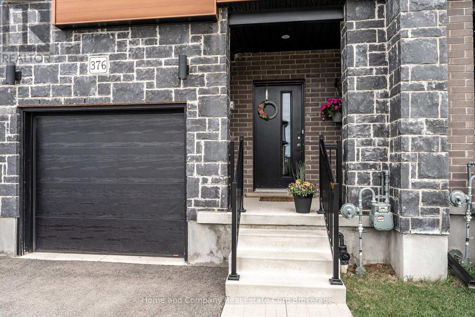 376 Bradshaw Drive, Stratford, Ontario  N5A 0K2 - Photo 3 - X12936648