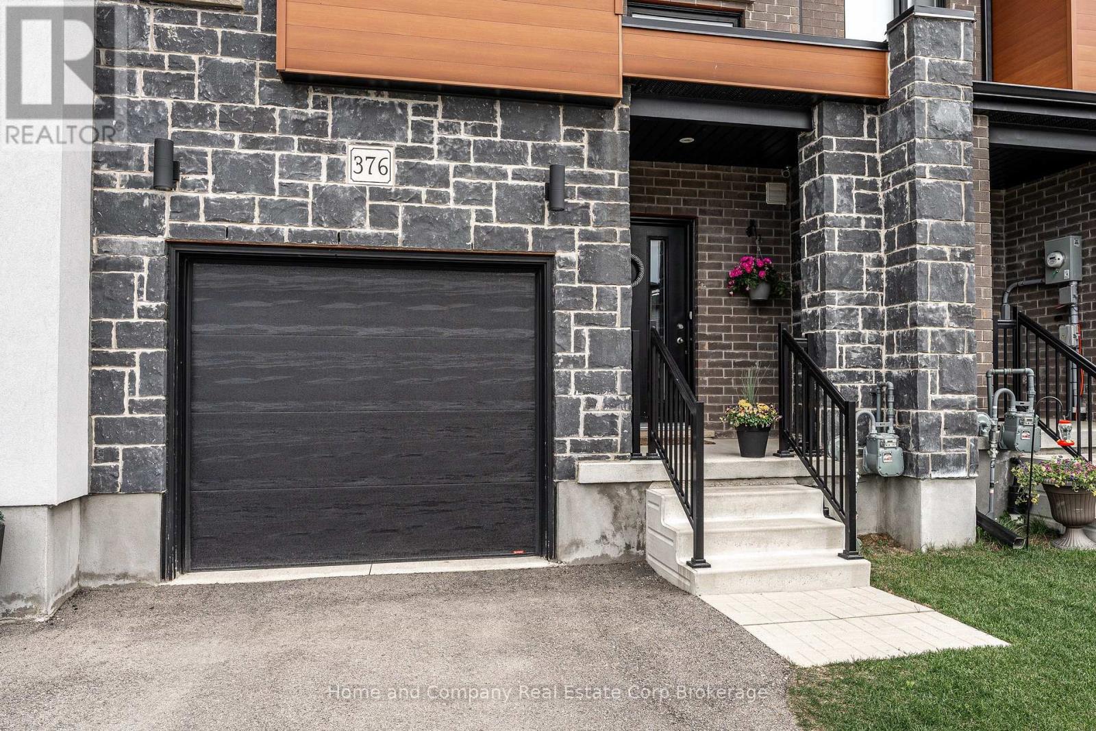 376 BRADSHAW DRIVE, Stratford, Ontario