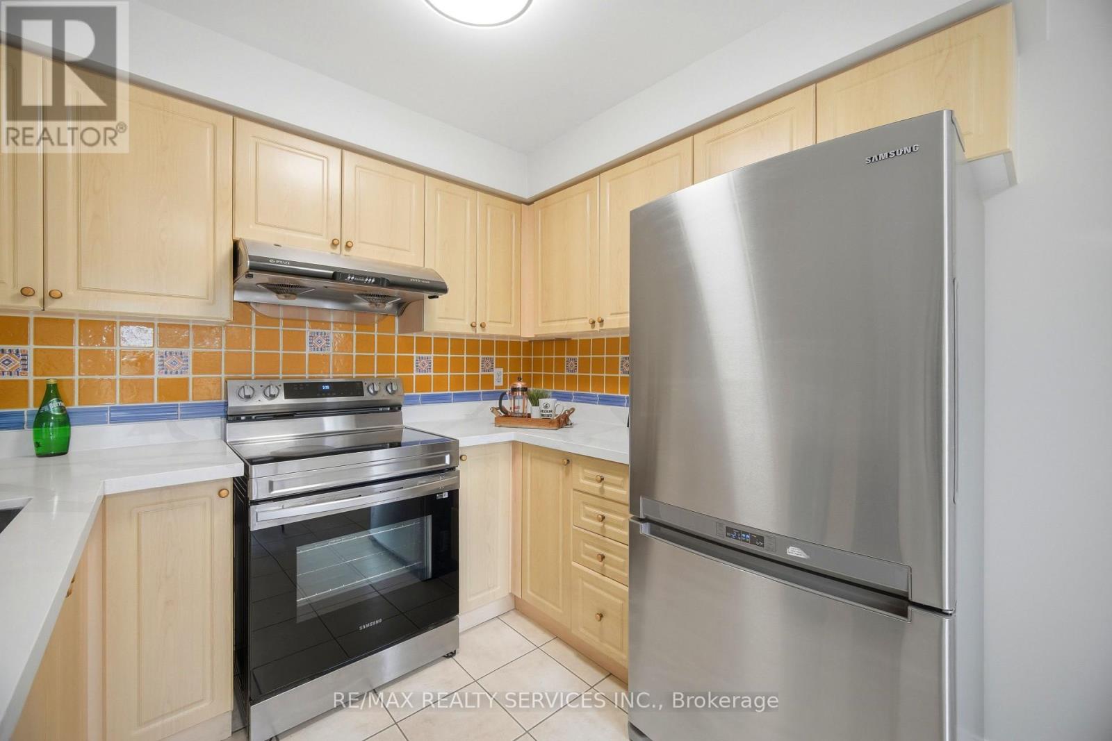 21 Upper Highlands Drive, Brampton, Ontario  L6Z 4W1 - Photo 13 - W13096726