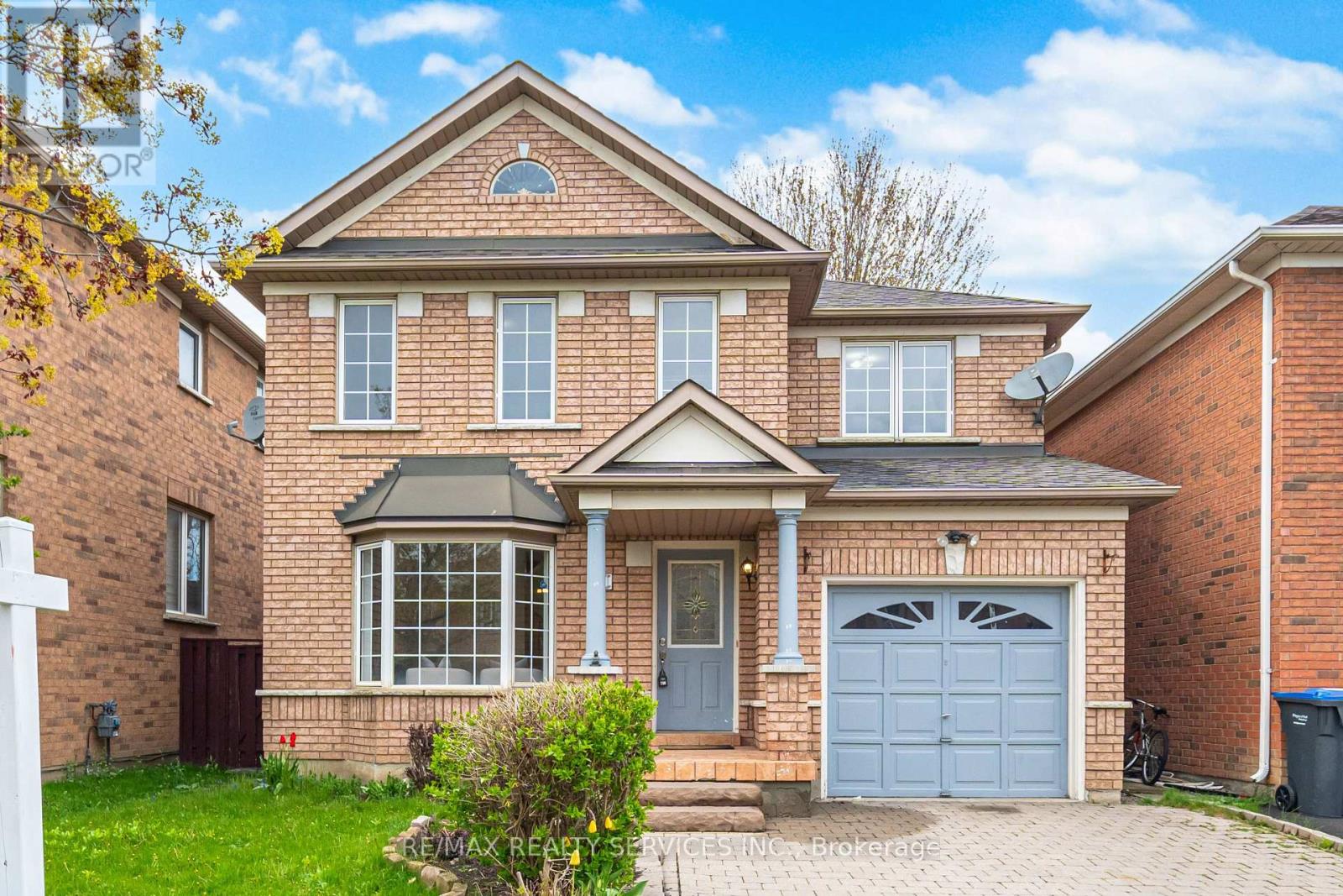 21 Upper Highlands Drive, Brampton, Ontario  L6Z 4W1 - Photo 2 - W13096726
