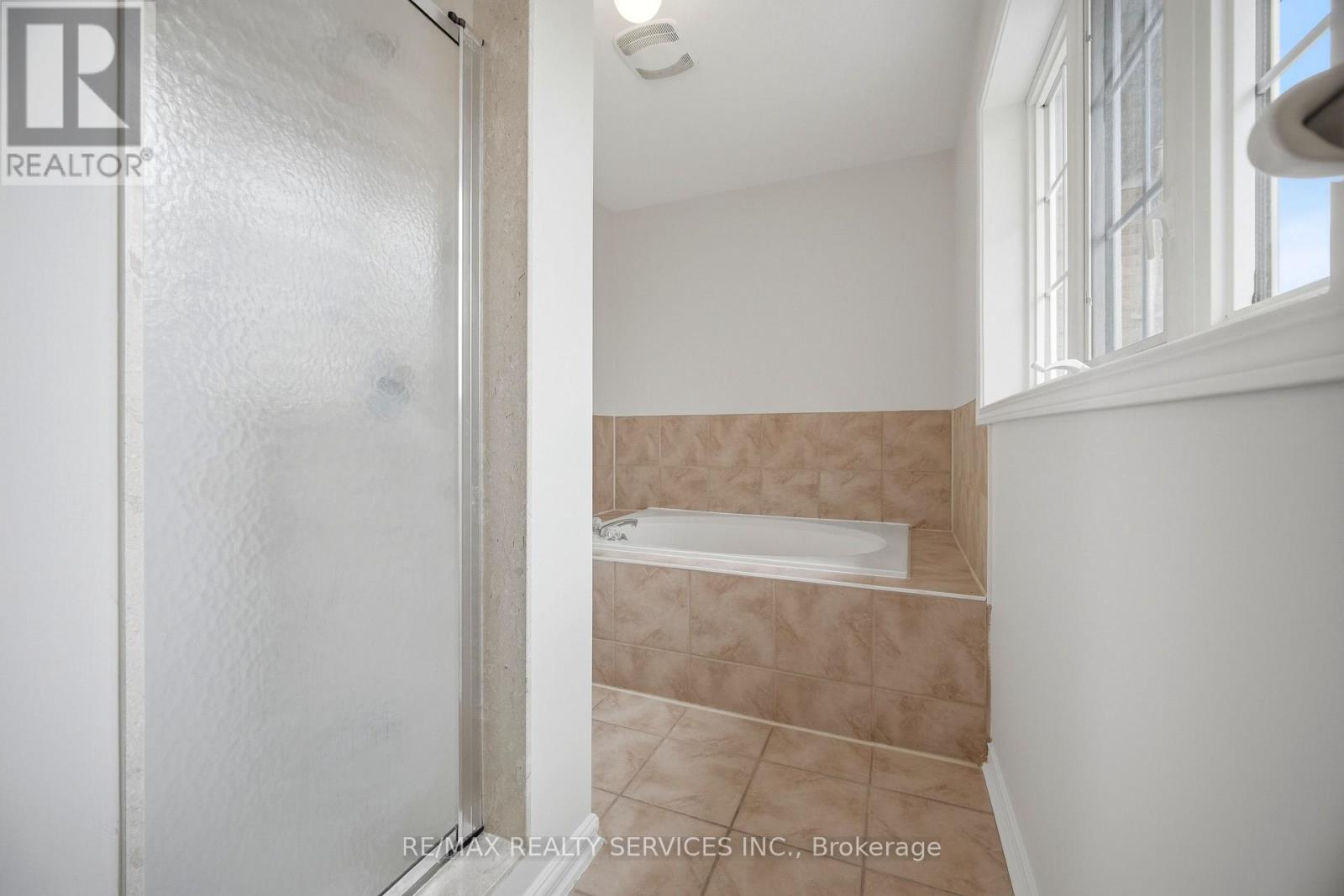 21 Upper Highlands Drive, Brampton, Ontario  L6Z 4W1 - Photo 24 - W13096726