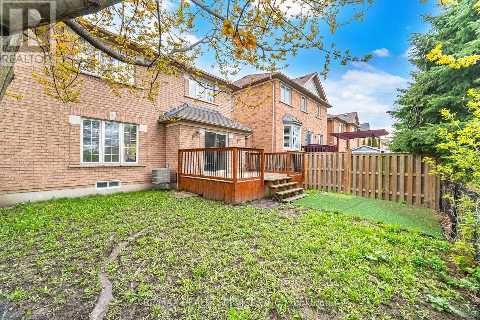 21 Upper Highlands Drive, Brampton, Ontario  L6Z 4W1 - Photo 39 - W13096726