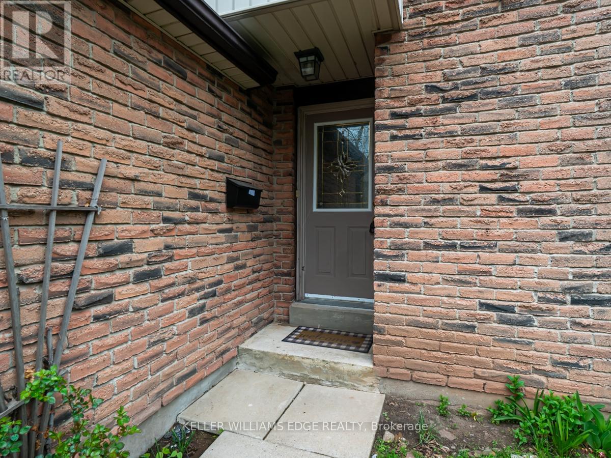 93 - 680 Regency Court, Burlington, Ontario  L7N 3L9 - Photo 3 - W13096890