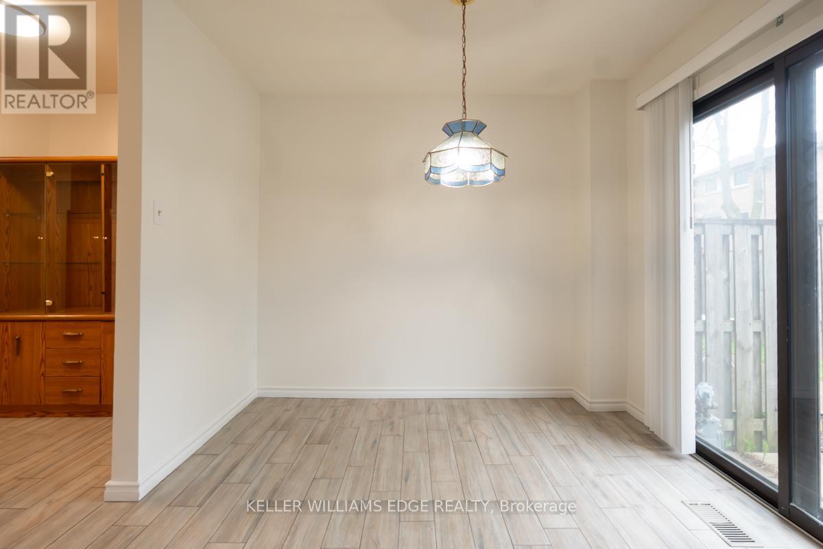 93 - 680 Regency Court, Burlington, Ontario  L7N 3L9 - Photo 8 - W13096890
