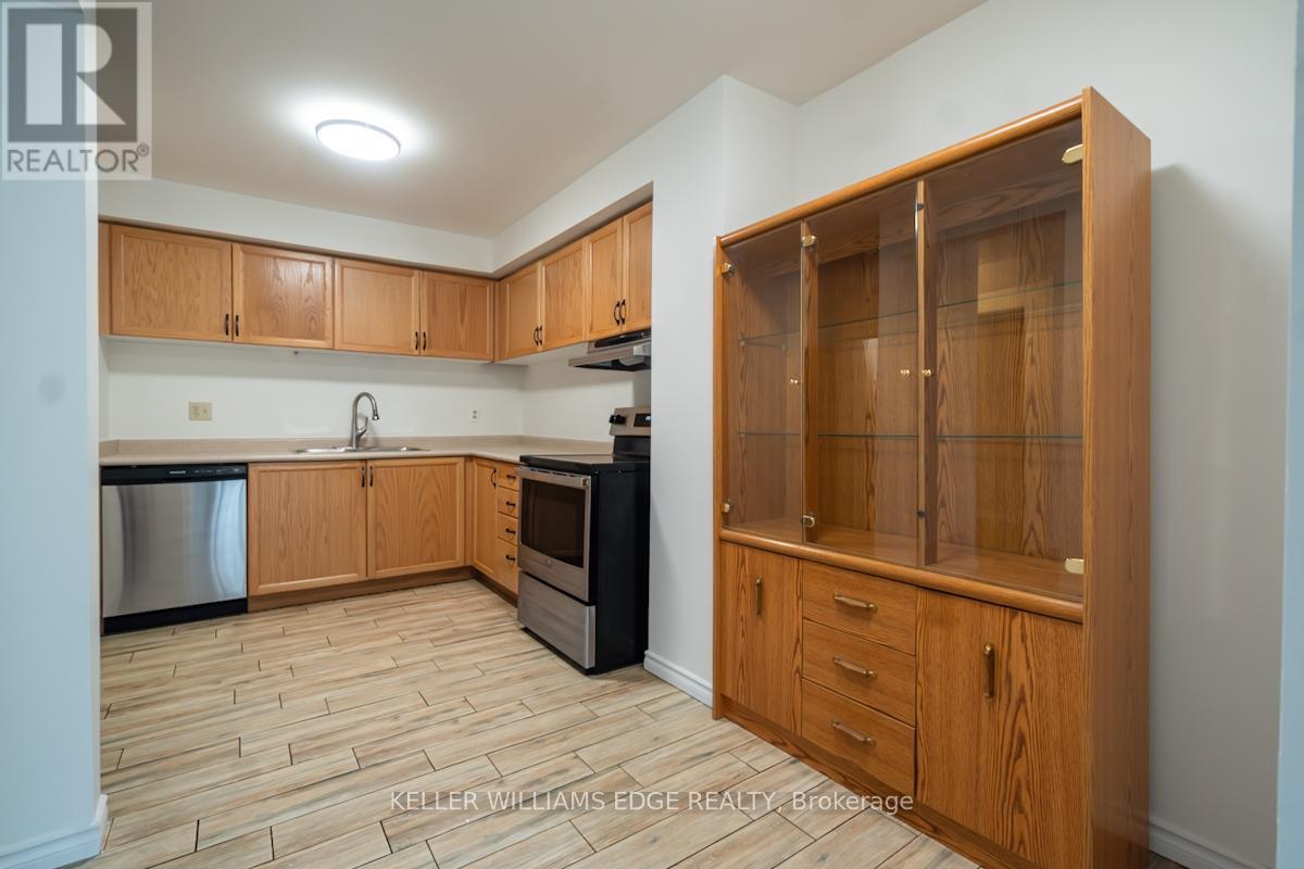 93 - 680 Regency Court, Burlington, Ontario  L7N 3L9 - Photo 9 - W13096890