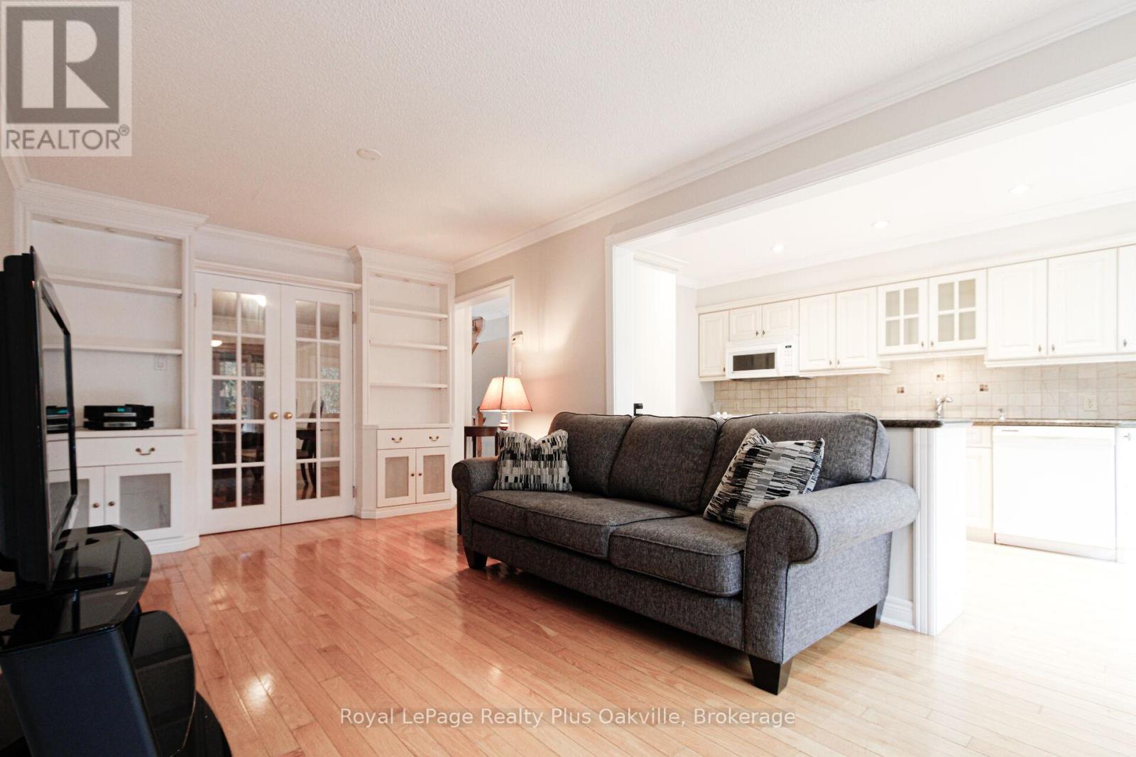 2062 Brays Lane, Oakville, Ontario  L6M 2S7 - Photo 15 - W13097150