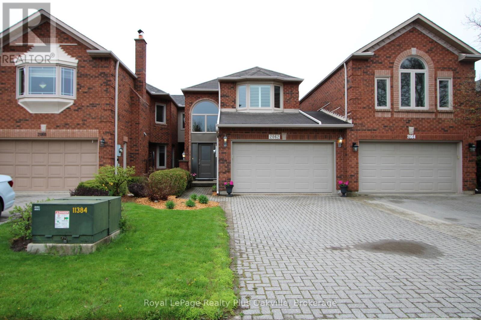 2062 Brays Lane, Oakville, Ontario  L6M 2S7 - Photo 3 - W13097150
