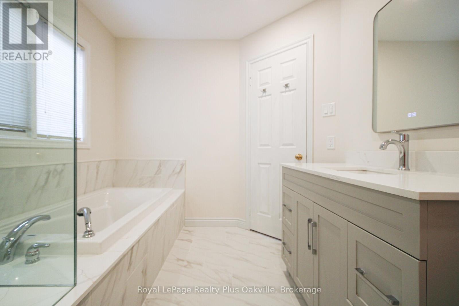 2062 Brays Lane, Oakville, Ontario  L6M 2S7 - Photo 39 - W13097150