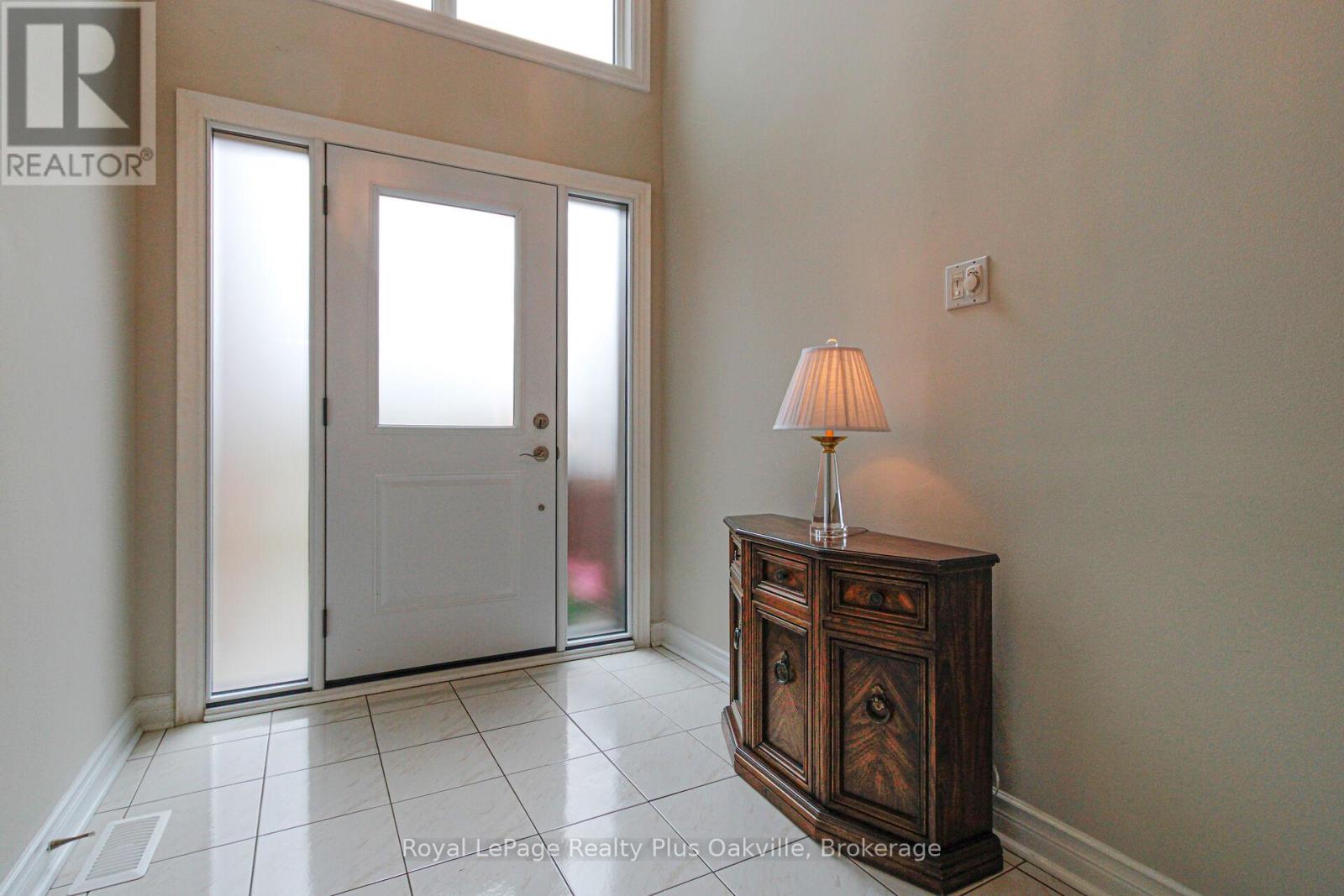 2062 Brays Lane, Oakville, Ontario  L6M 2S7 - Photo 6 - W13097150