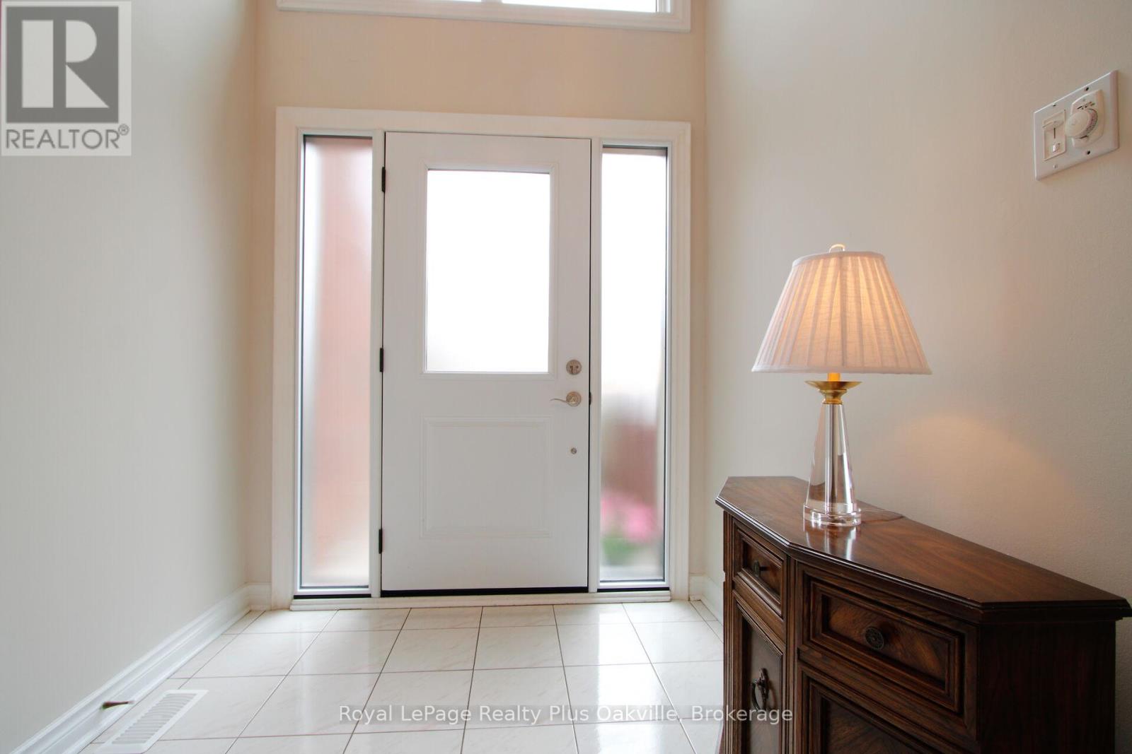 2062 Brays Lane, Oakville, Ontario  L6M 2S7 - Photo 7 - W13097150