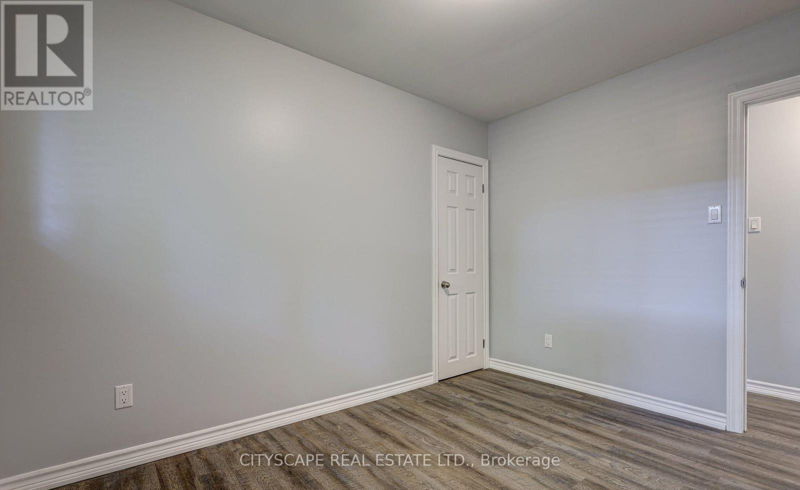 Upper - 1050 Apache Road, London East, Ontario  N5V 2W3 - Photo 11 - X13096738