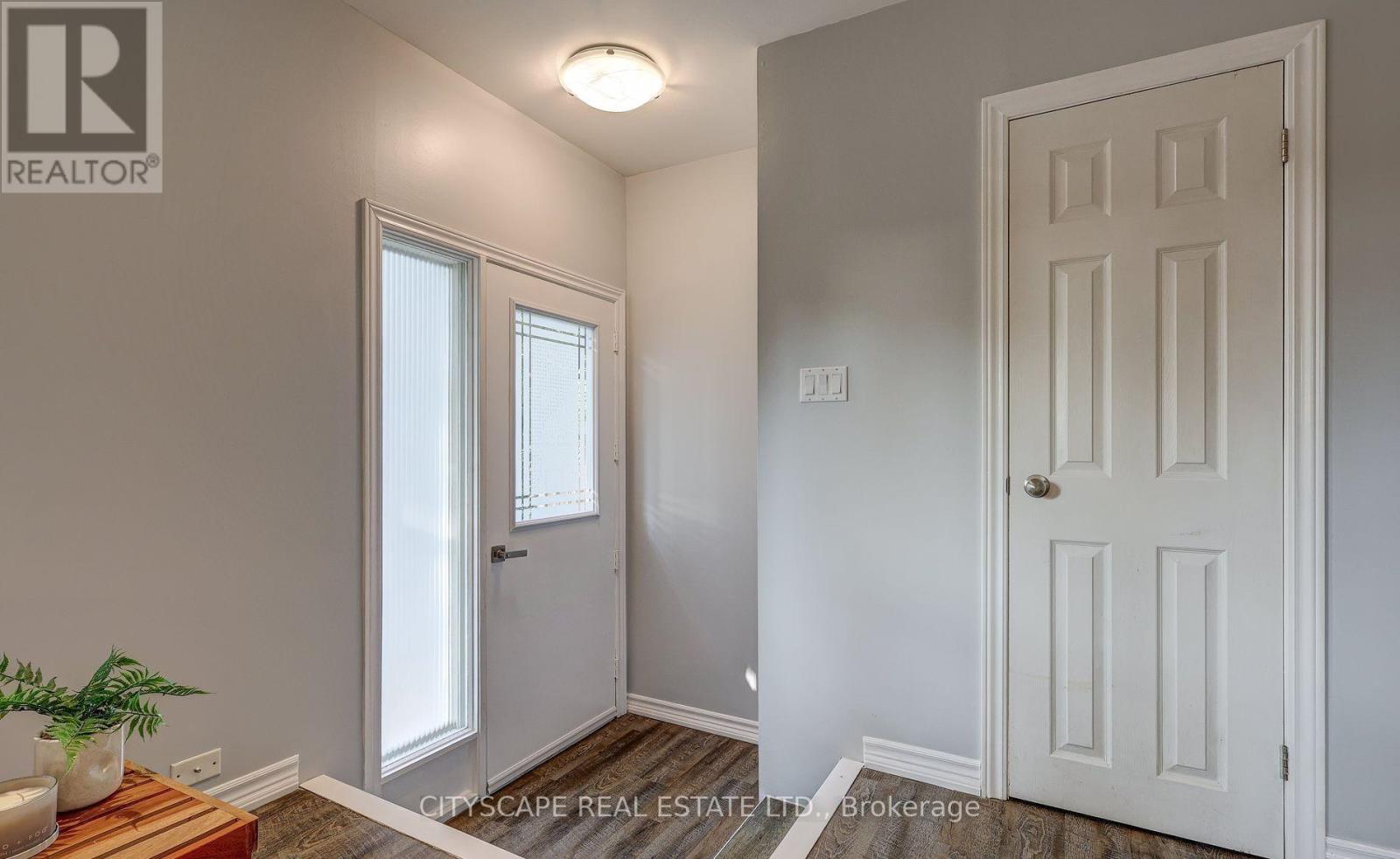 Upper - 1050 Apache Road, London East, Ontario  N5V 2W3 - Photo 3 - X13096738