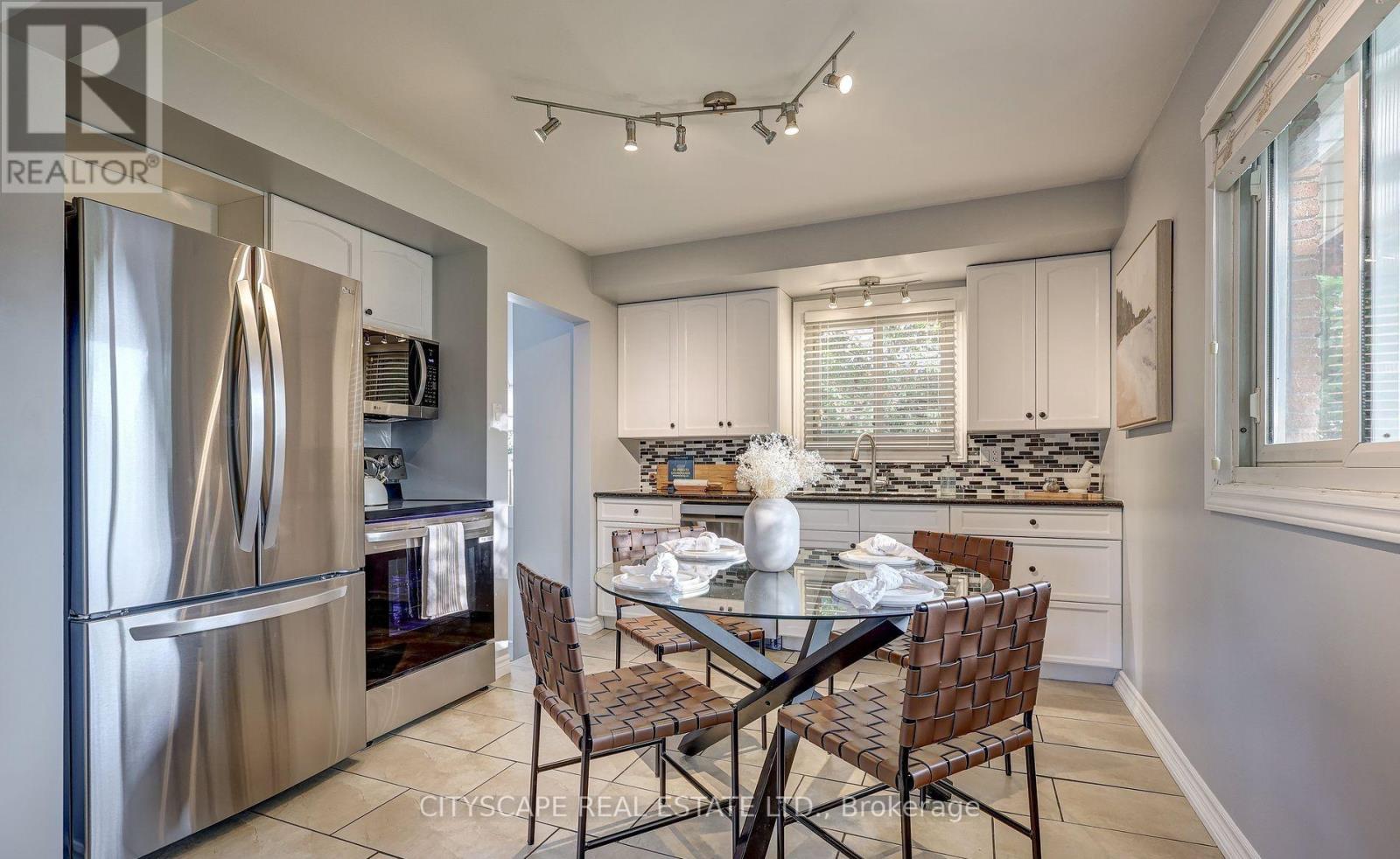 Upper - 1050 Apache Road, London East, Ontario  N5V 2W3 - Photo 6 - X13096738