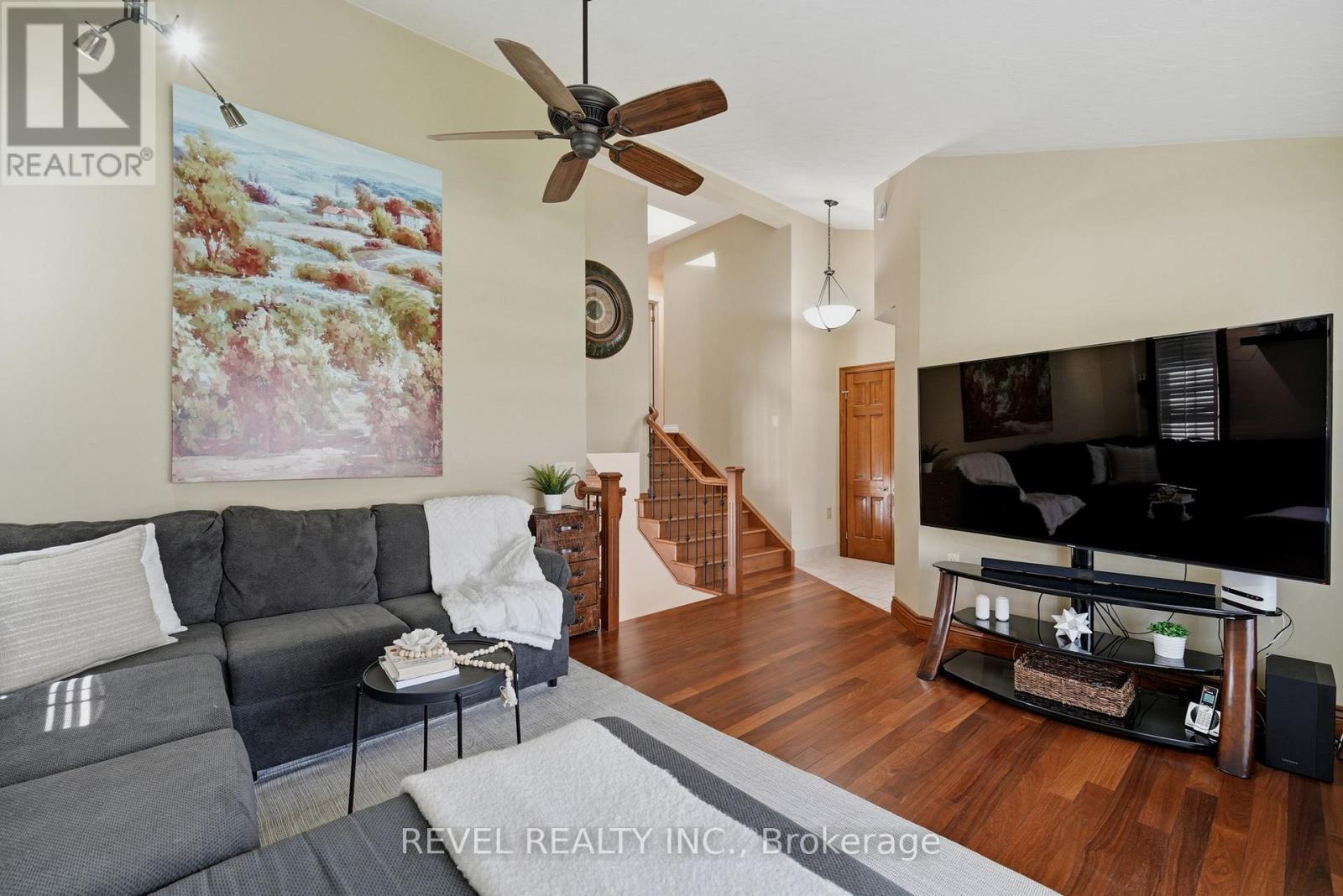63 Millbridge Crescent, Pelham, Ontario  L0S 1E1 - Photo 5 - X13096760