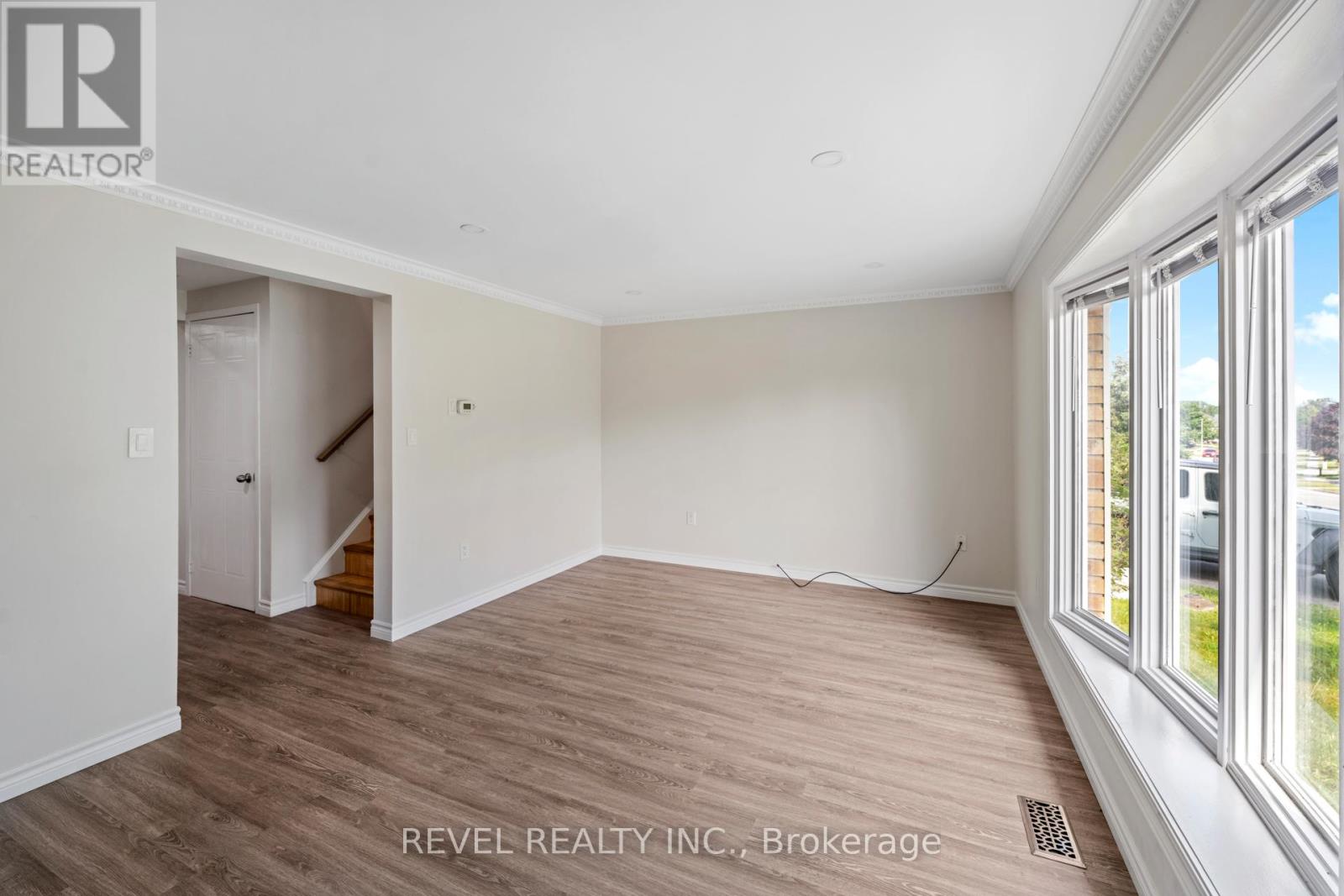 574 Mortimer Drive, Cambridge, Ontario  N3H 5M6 - Photo 3 - X13096830
