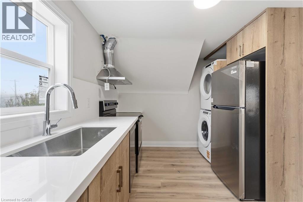 124 MCELROY Road E Unit# 2, Hamilton, Ontario
