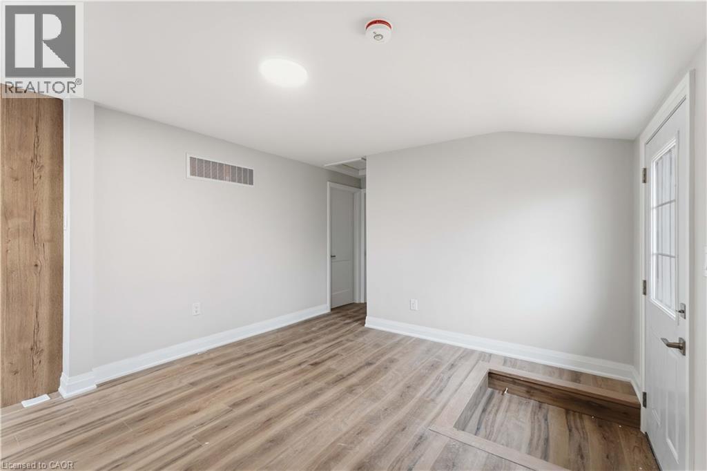 124 Mcelroy Road E Unit# 2, Hamilton, Ontario  L9A 1Y9 - Photo 11 - 40828136