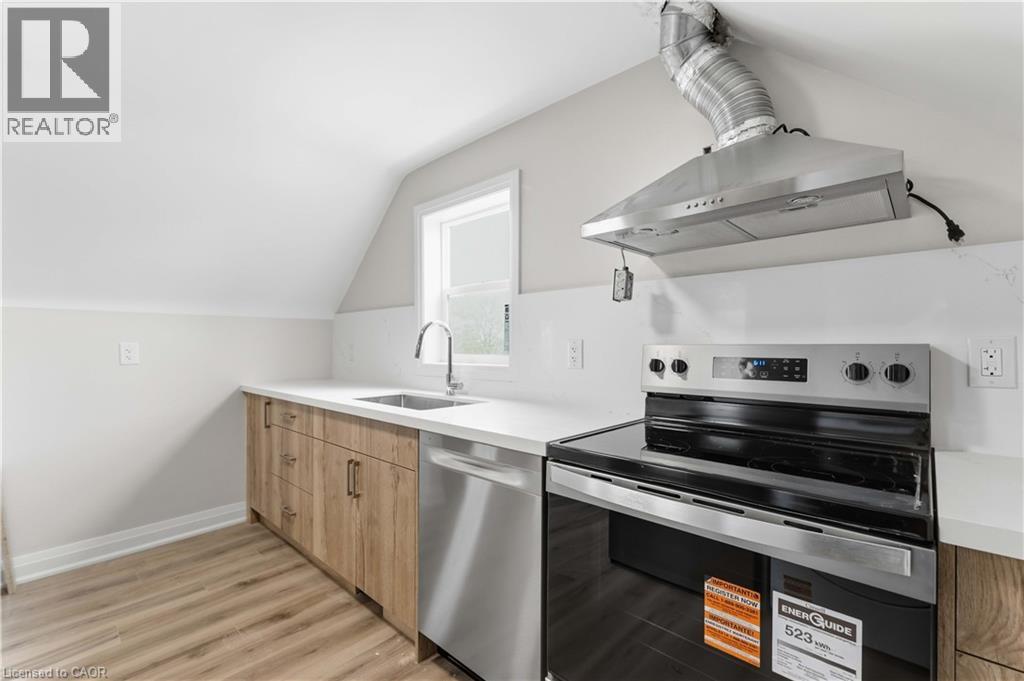 124 Mcelroy Road E Unit# 2, Hamilton, Ontario  L9A 1Y9 - Photo 5 - 40828136
