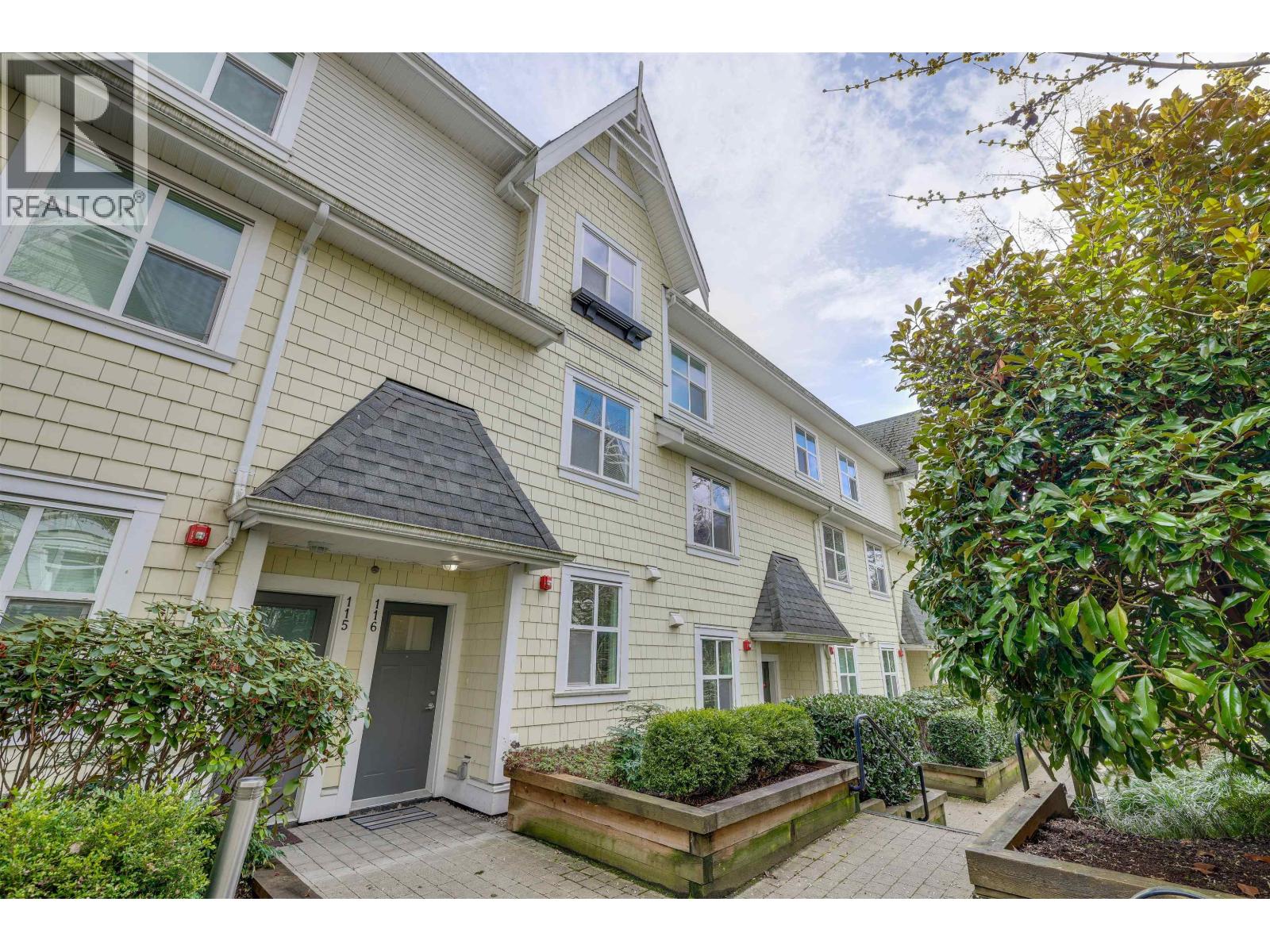 116 7250 18TH AVENUE, Burnaby, British Columbia