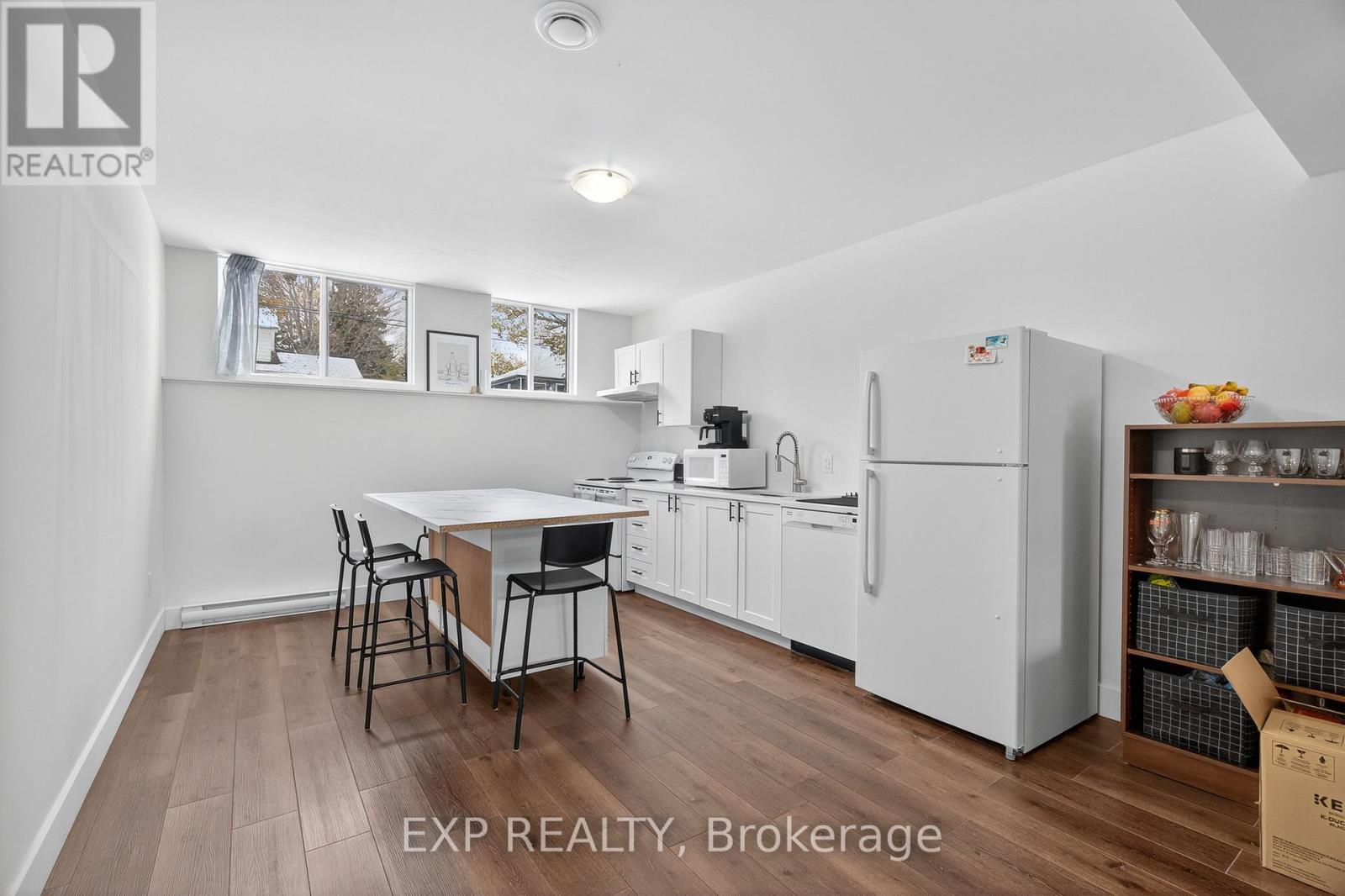 53 Lakeview Avenue, Kingston, Ontario  K7M 3T4 - Photo 2 - X13097064